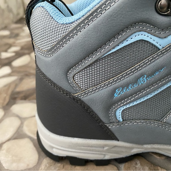 Eddie Bauer NWT woman’s size 8 lightweight, mid height, hiking boot - Picture 4 of 9